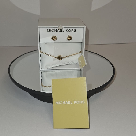 Michael Kors Earring and Bracelet gift set - Picture 1 of 9